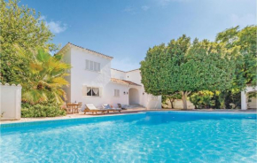  Seven-Bedroom Holiday Home in Mijas Costa  Ла Кала Де Михас